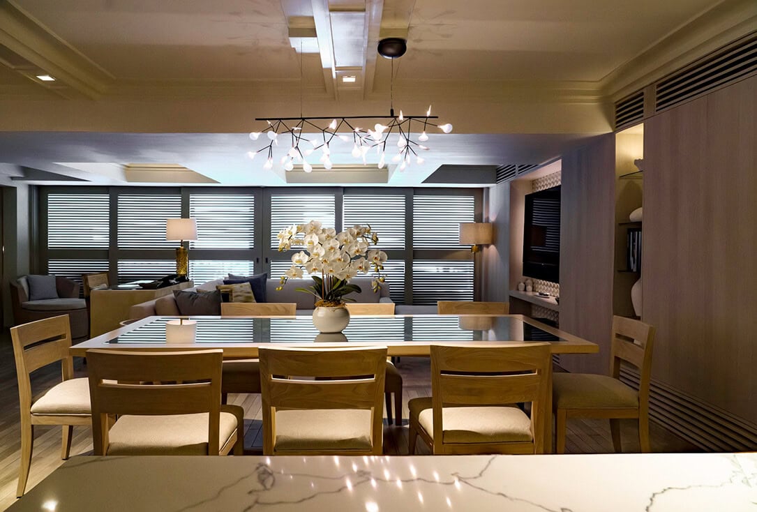 espacio oceanfront dining room