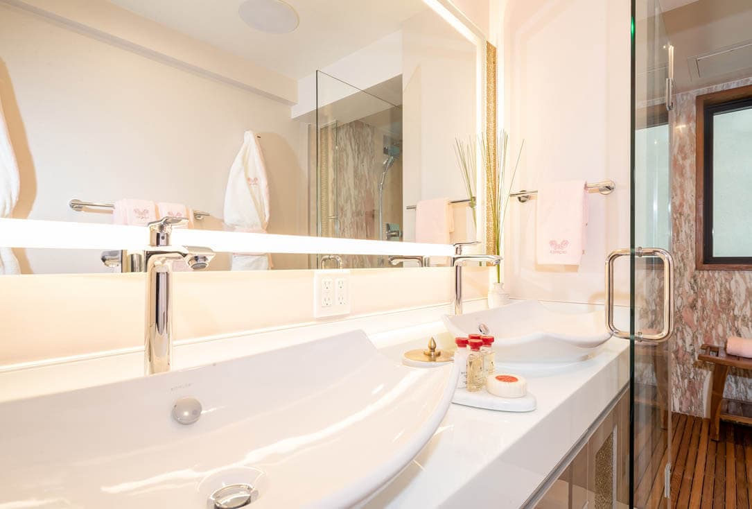 coral 2nd bedroom bathroom