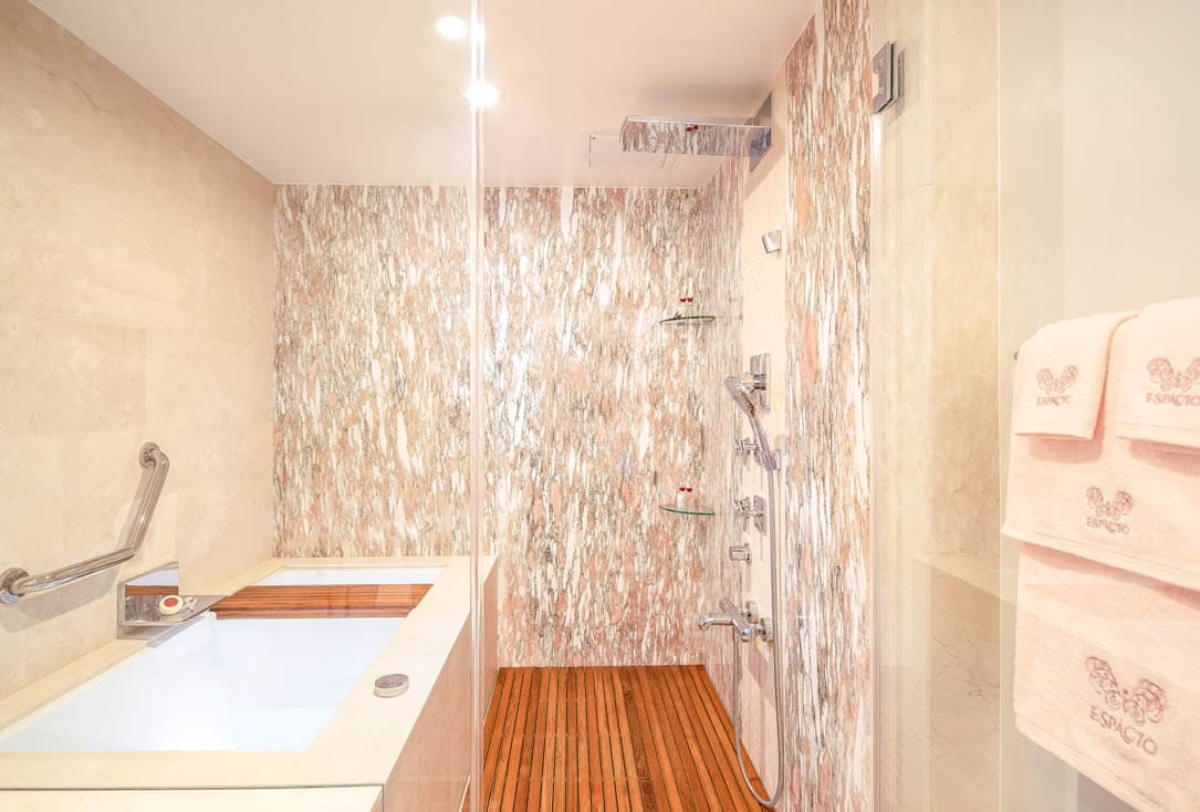 coral master bedroom bathroom