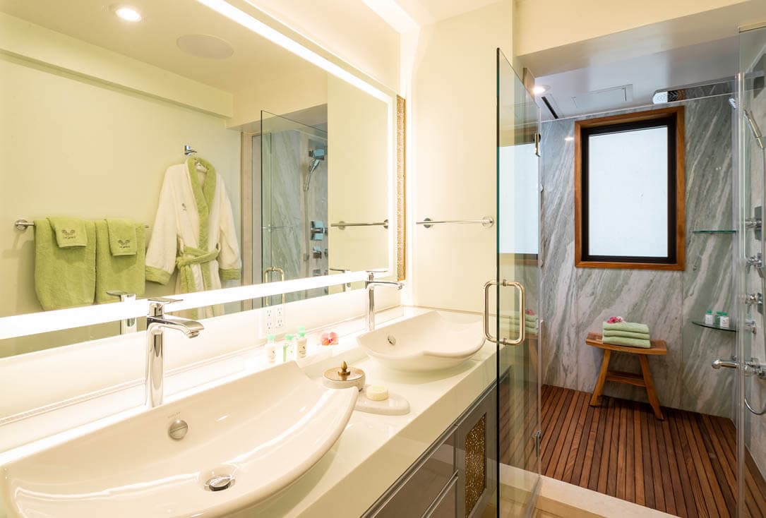 suite slider jade 2nd bedroom bathroom